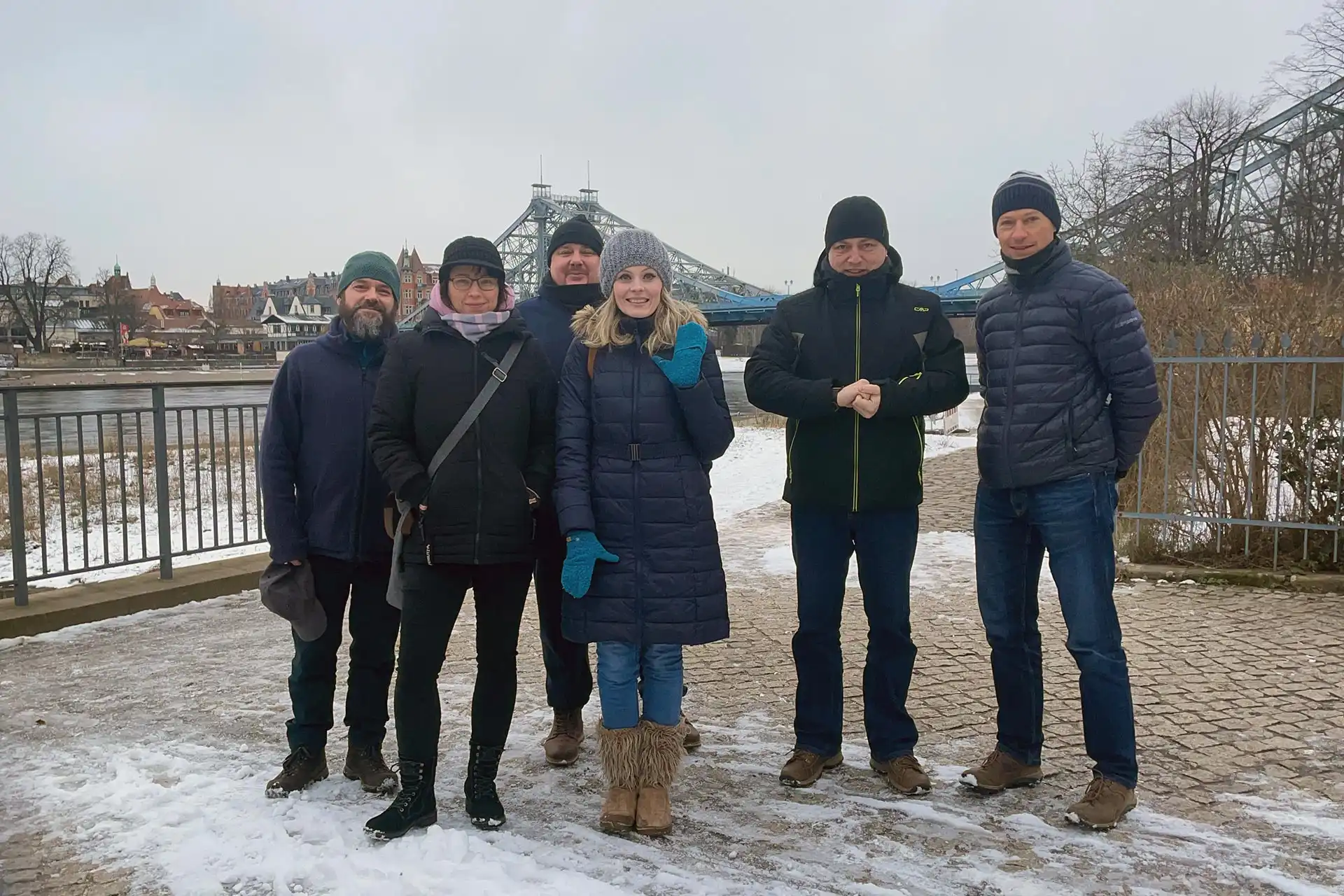 Internetagentur aus Pirna - Weihnachtsfeier im Januar 2024 - vorm Blauen Wunder